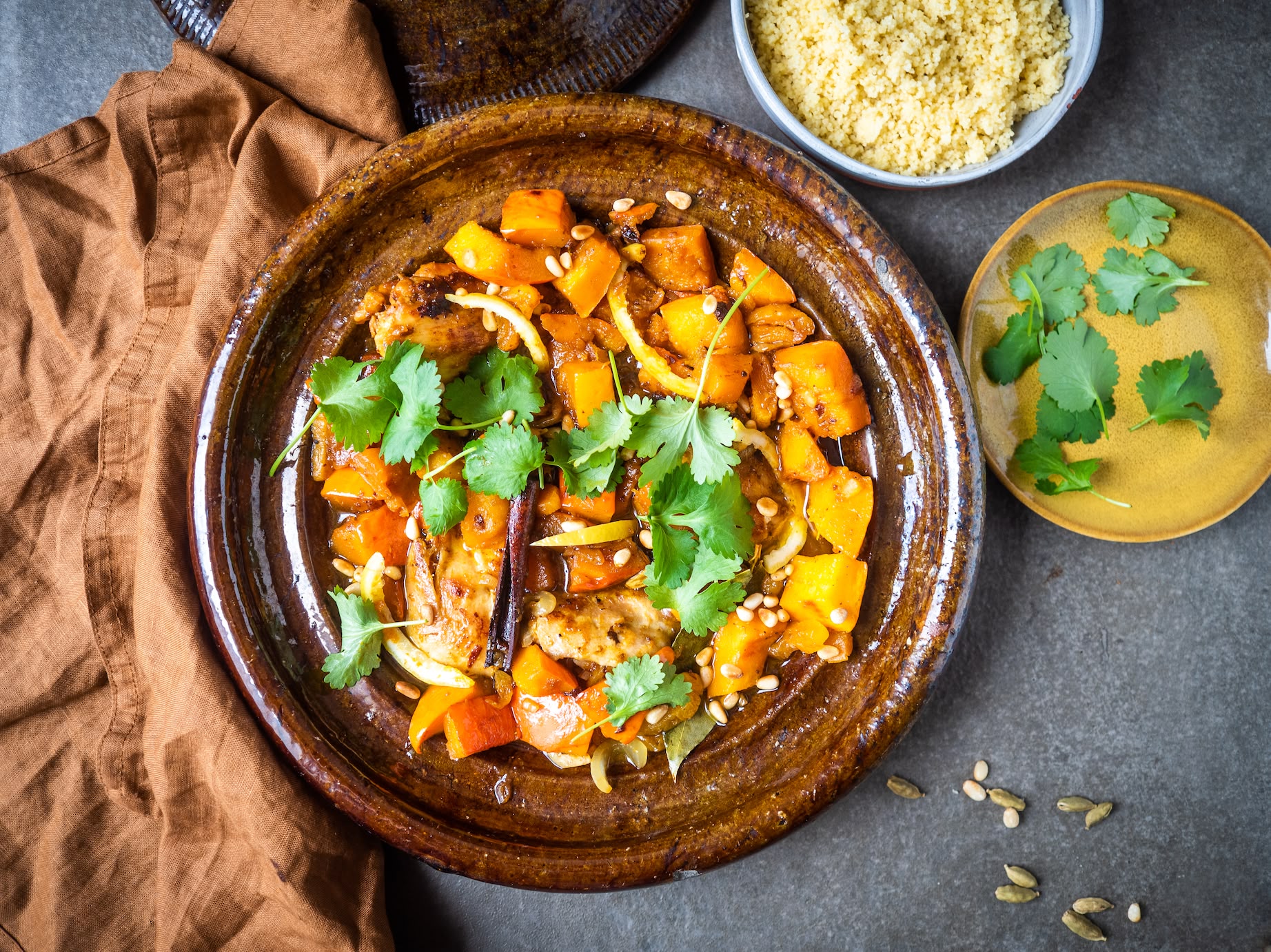Herfstige tajine met pompoen, kippendij, abrikoos en opgelegde citroen - Pimentón
