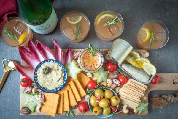 foodie gift guide - aperitief plank
