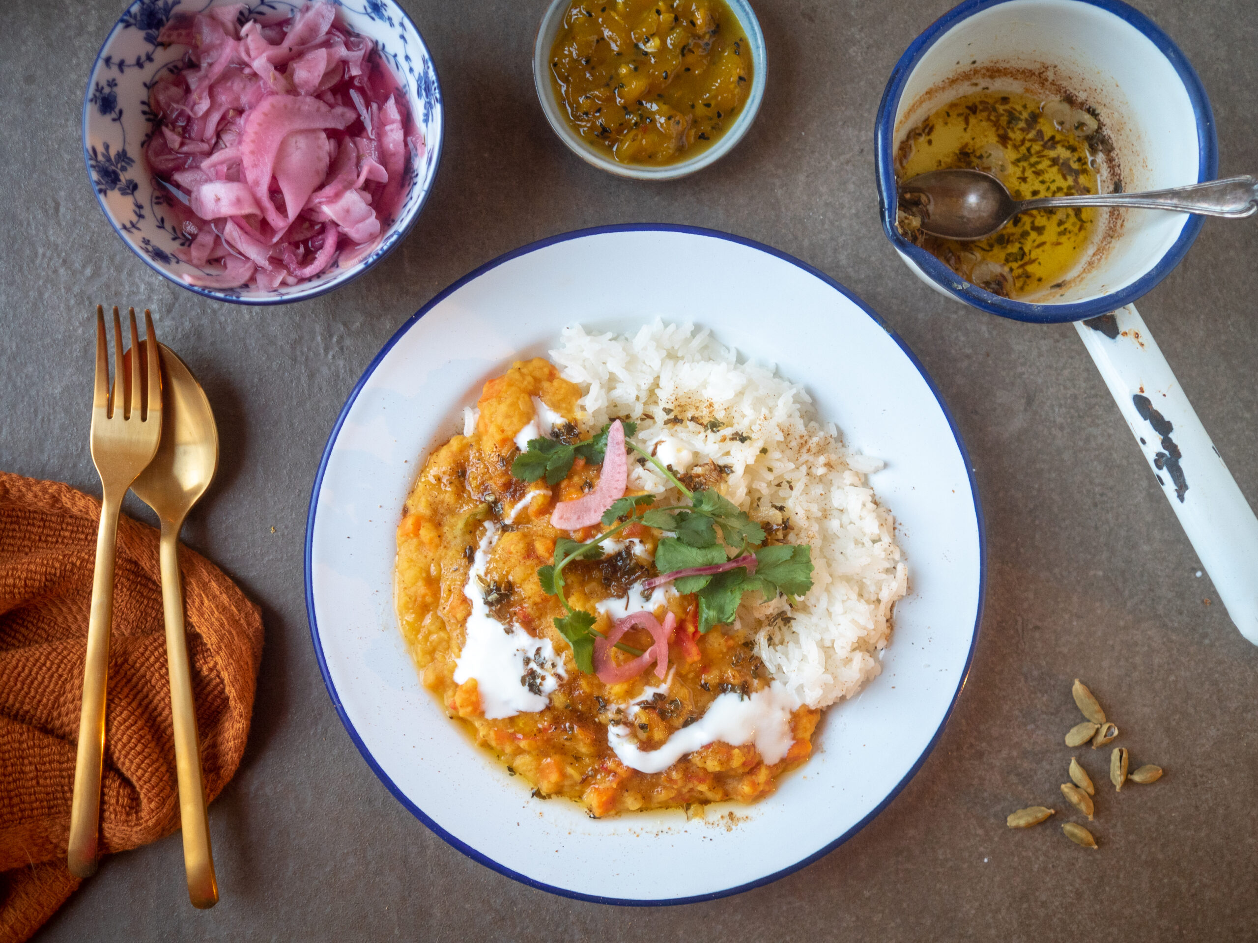 Klassieker uit de Noord-Indiase keuken: Masoor dal tadka - Pimentón